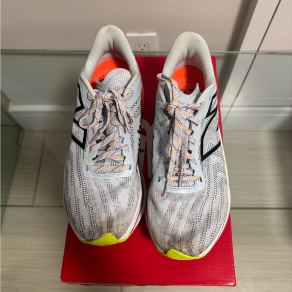 New Balance FuelCell SuperComp Trainer v2 - Picture 2 of 3